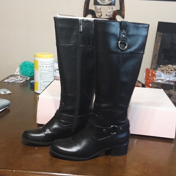 Boots - Picture 1 of 4